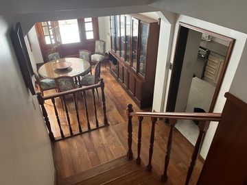 VENTA IMPORTANTE CASA DE ESTILO EN OLIVOS