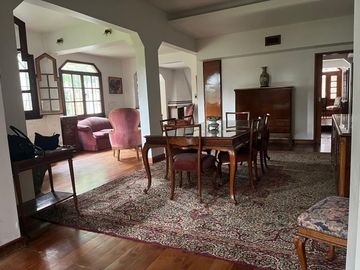 VENTA IMPORTANTE CASA DE ESTILO EN OLIVOS