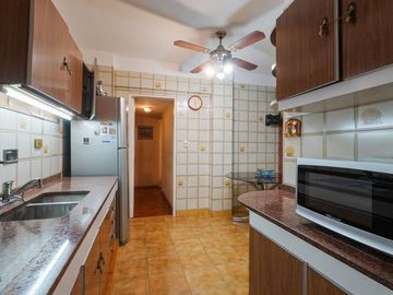VENTA DEPARTAMENTO 4 AMBIENTES BALCÓN Y COCHERA
