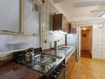 VENTA DEPARTAMENTO 4 AMBIENTES BALCÓN Y COCHERA
