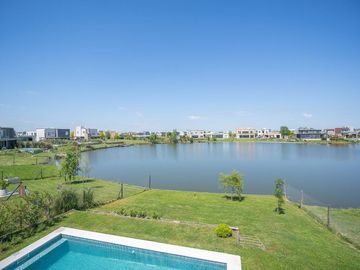 Venta Casa vista laguna 4 ambientes San Sebastián
