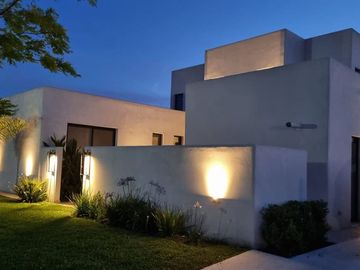 Venta Casa vista laguna 4 ambientes San Sebastián