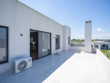 Venta Casa vista laguna 4 ambientes San Sebastián