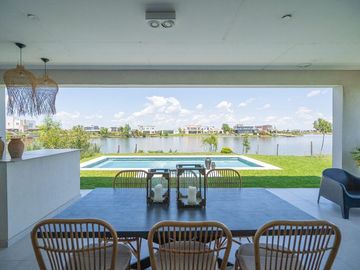 Venta Casa vista laguna 4 ambientes San Sebastián