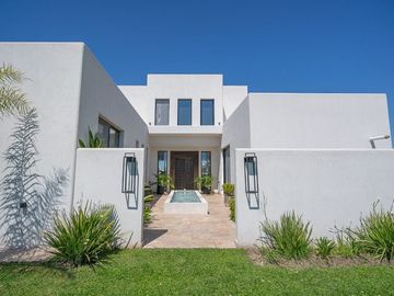 Venta Casa vista laguna 4 ambientes San Sebastián