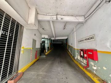VENTA COCHERA FIJA EN BARRIO NORTE. GALLO y AGÜERO
