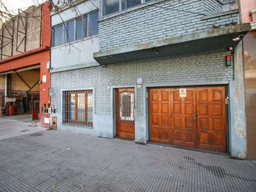 OPORTUNIDAD Galpón Parque Chacabuco Venta 822M2