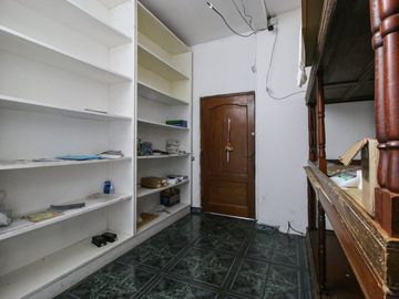 OPORTUNIDAD Galpón Parque Chacabuco Venta 822M2