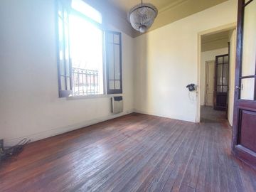 PH 5 Ambientes con Patio y Entrada Independiente