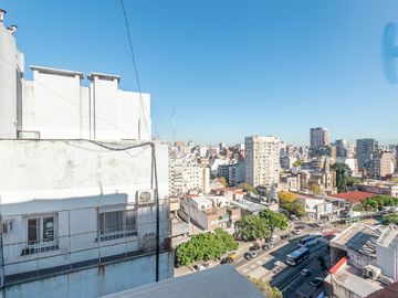 4 AMB C/DEP. 90M2. PALLIER PRIVADO. PISO ALTO.