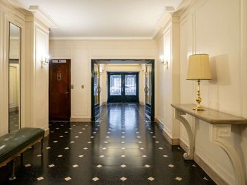 VENTA DPTO 5 AMB de CATEGORIA - c/RENTA - RECOLETA