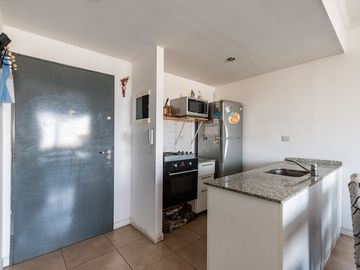 2 AMB. BALCON, COCHERA PILETA GYM APTO PROFESIONAL
