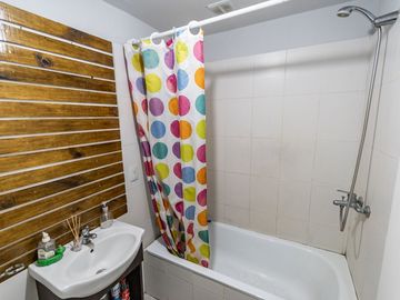 2 AMB. BALCON, COCHERA PILETA GYM APTO PROFESIONAL