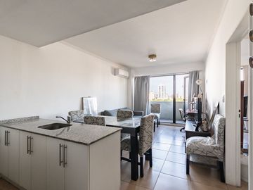 2 AMB. BALCON, COCHERA PILETA GYM APTO PROFESIONAL