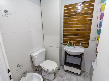 2 AMB. BALCON, COCHERA PILETA GYM APTO PROFESIONAL