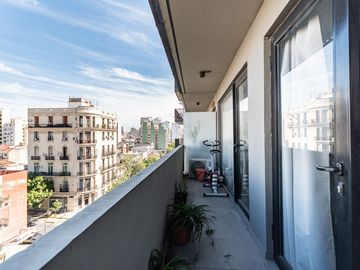 2 AMB. BALCON, COCHERA PILETA GYM APTO PROFESIONAL