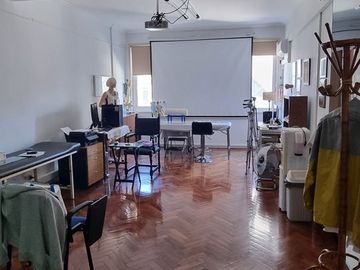 CONSULTORIOS/ OFICINA MICROCENTRO  RENTA /PERMUTA