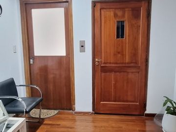 CONSULTORIOS/ OFICINA MICROCENTRO  RENTA /PERMUTA