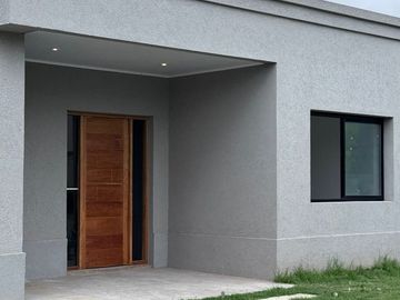 CASA A ESTRENAR 5 AMB. C/PISCINA EL CANTON -NORTE