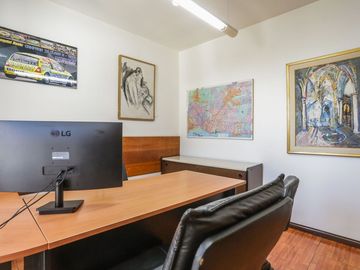 VENTA - CASA TIPO CHALET 5 amb Patio y Cochera