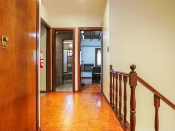 VENTA - CASA TIPO CHALET 5 amb Patio y Cochera