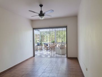 Dpto 3 Ambientes con Jardín