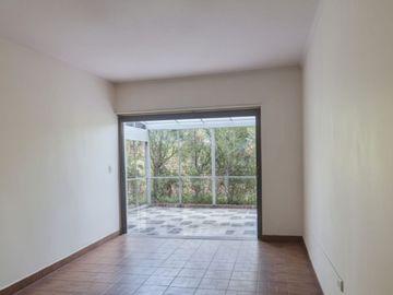 Dpto 3 Ambientes con  Jardín
