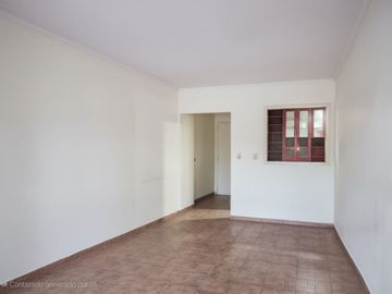 Dpto 3 Ambientes con  Jardín