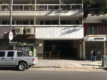 VENTA COCHERA EN RECOLETA