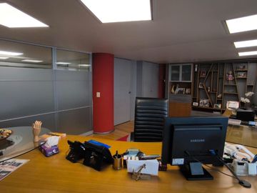 VENTA OFICINA 295 m2 EN PLANTA 8 COCHERAS
