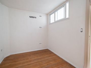 CASA DE PASILLO EN VENTA 3 DORMITORIOS PICHINCHA