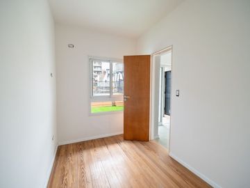 CASA DE PASILLO EN VENTA 3 DORMITORIOS PICHINCHA
