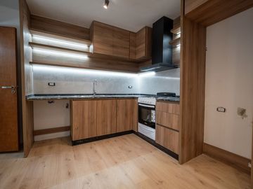CASA DE PASILLO EN VENTA 3 DORMITORIOS PICHINCHA