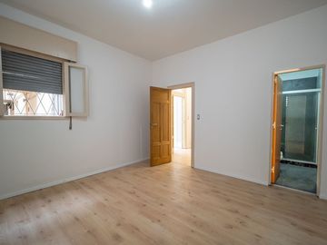 CASA DE PASILLO EN VENTA 3 DORMITORIOS PICHINCHA