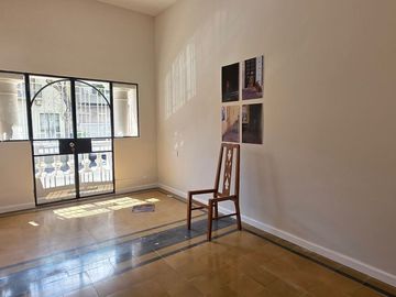 VENTA CASA 4 DORMITORIOS. PATIO Y COCHERA. ABASTO