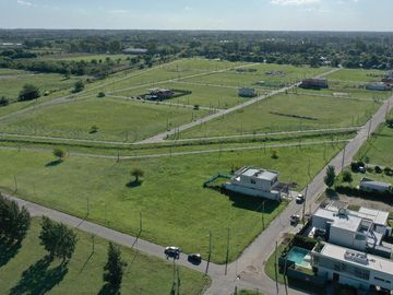 VENTA Lote 11x21.90 en Altos de Don Carlos II - 501 y 139 J. Hernández