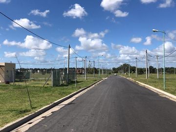 VENTA Lote 11x21.90 en Altos de Don Carlos II - 501 y 139 J. Hernández