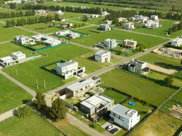 VENTA Lote 11x21.90 en Altos de Don Carlos II - 501 y 139 J. Hernández