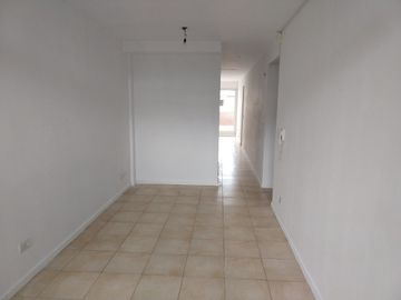 VENTA DEPTO 2 DORMITORIO CON PATIO ECHESORTU