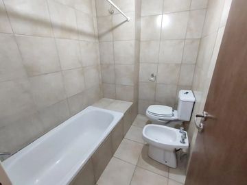 VENTA DEPTO 2 DORMITORIO CON PATIO ECHESORTU