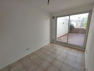 VENTA DEPTO 2 DORMITORIO CON PATIO ECHESORTU