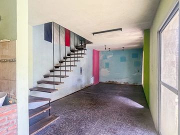 CASA EN VENTA 3 DORMITORIOS CON COCHERA LA FLORIDA