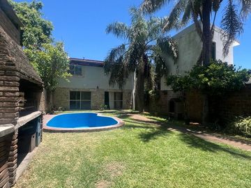 CASA EN VENTA 3 DORMITORIOS CON COCHERA LA FLORIDA