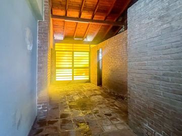CASA EN VENTA 3 DORMITORIOS CON COCHERA LA FLORIDA