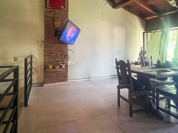 CASA EN VENTA 3 DORMITORIOS CON COCHERA LA FLORIDA