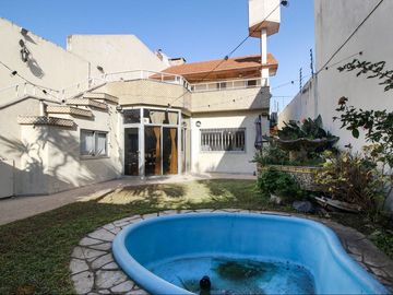 CASA 5 AMBIENTES CON PATIO SAN ANDRES BARRIO GOLF