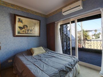 CASA 5 AMBIENTES CON PATIO SAN ANDRES BARRIO GOLF