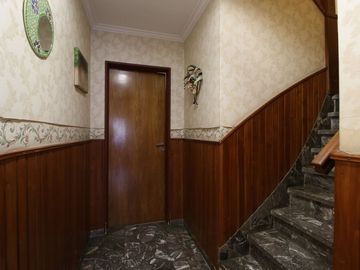 CASA 5 AMBIENTES CON PATIO SAN ANDRES BARRIO GOLF