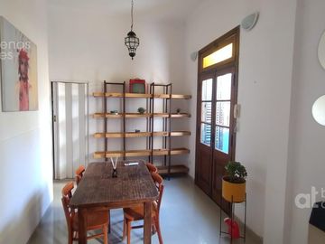 Departamento con balcón en alquiler temporario.