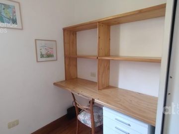 Departamento con balcón en alquiler temporario.